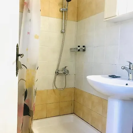 In - In Banos With Shared Swimming Pool * Рода